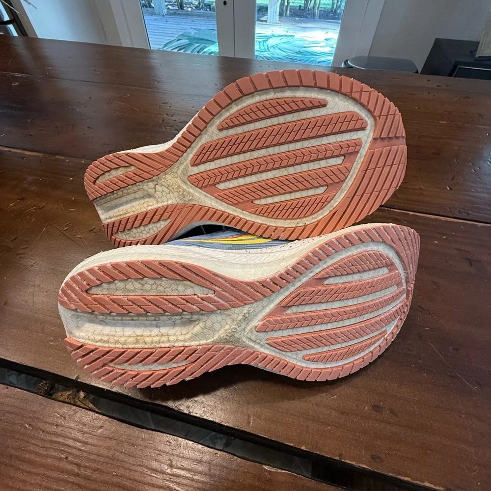 Saucony Triumph 20 Running Shoes - Picture 6 of 7